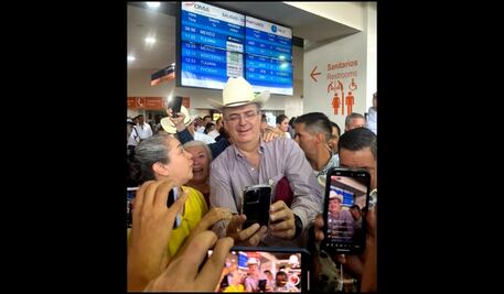 Despiden a funcionario de Mazatlán por asistir a evento de Marcelo Ebrard 