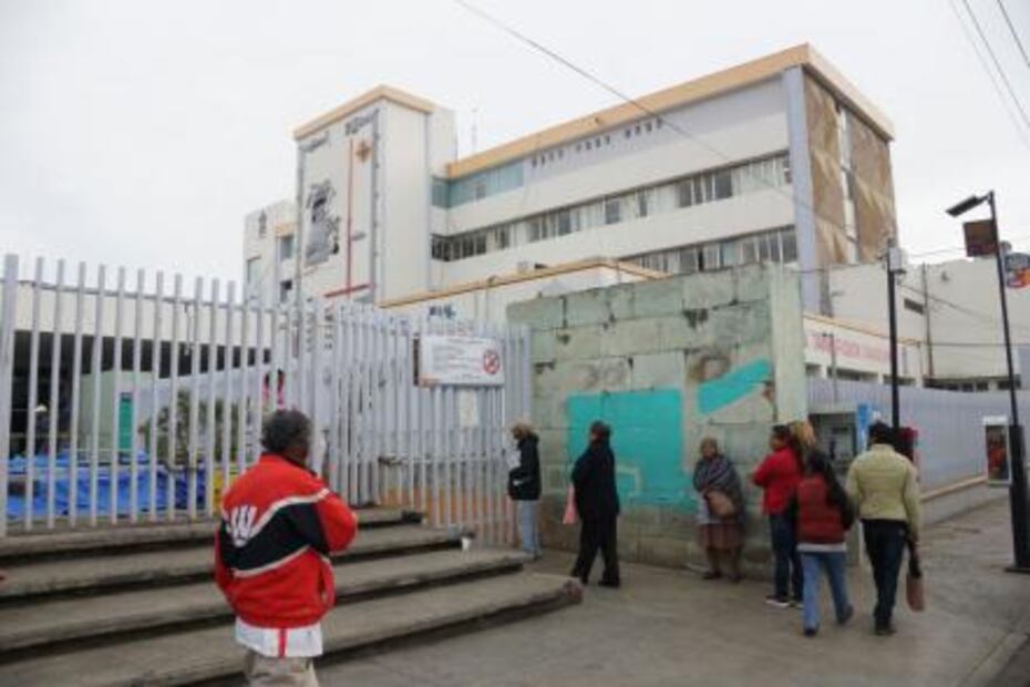 Cumple tres días paro de trabajadores de Salud en Oaxaca