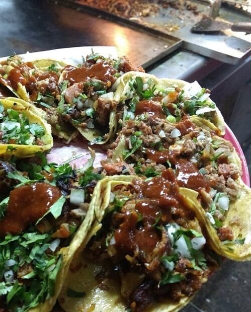 Lánzate a probar estos tacos famosos afuera del Metro