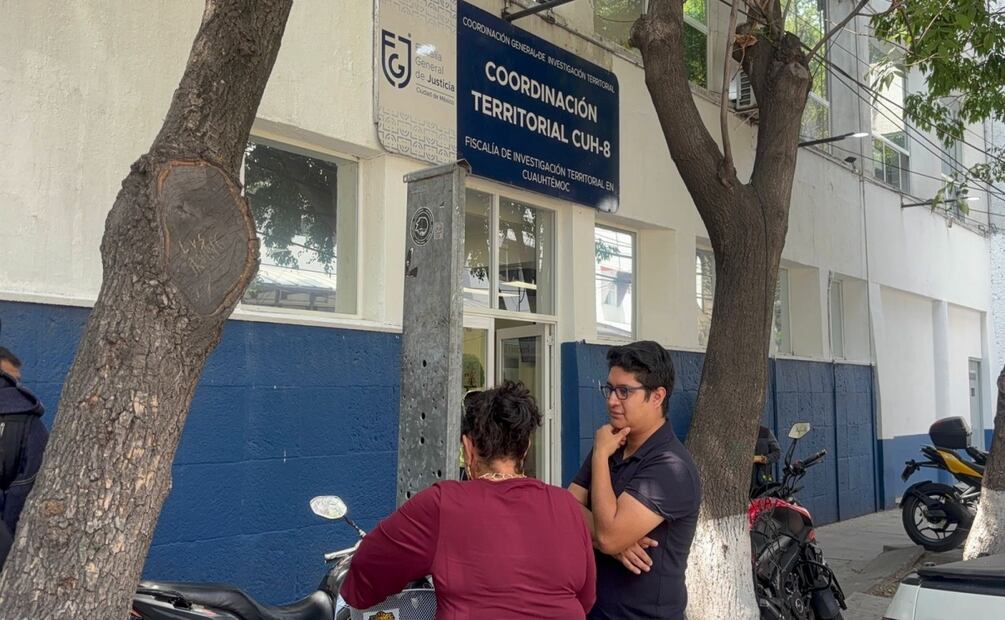 Familiares esperan entrega de cuerpos tras colapso en edificio en demolición en Cuauhtémoc; peritajes continúan. Foto: Juan Carlos Williams