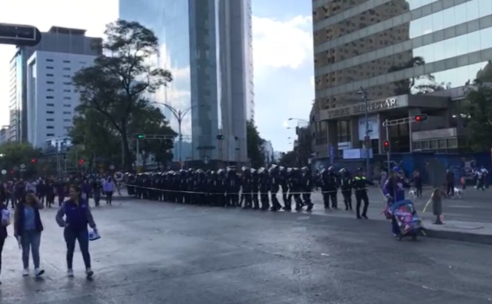 Así fue la marcha feminista del 25N en la CDMX minuto por minuto