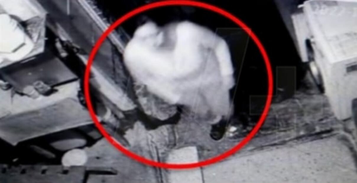 Video. Cámaras revelan el momento en que tíos del niño Fredy abandonan su cadáver en callejón