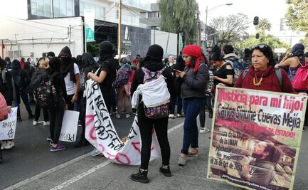 Estudiantes de prepas y CCH marchan a Rectoría de la UNAM 