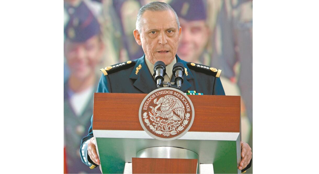 El general Salvador Cienfuegos es acusado por la Corte Federal de Brooklyn de tener vínculos con el narcotráfico y blanquear fondos. Foto: ARCHIVO EL UNIVERSAL