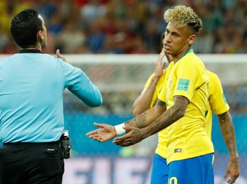 Brasil presenta queja ante la FIFA por arbitraje del mexicano César Ramos