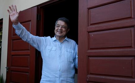 Aplauden el Cervantes a Sergio Ramírez