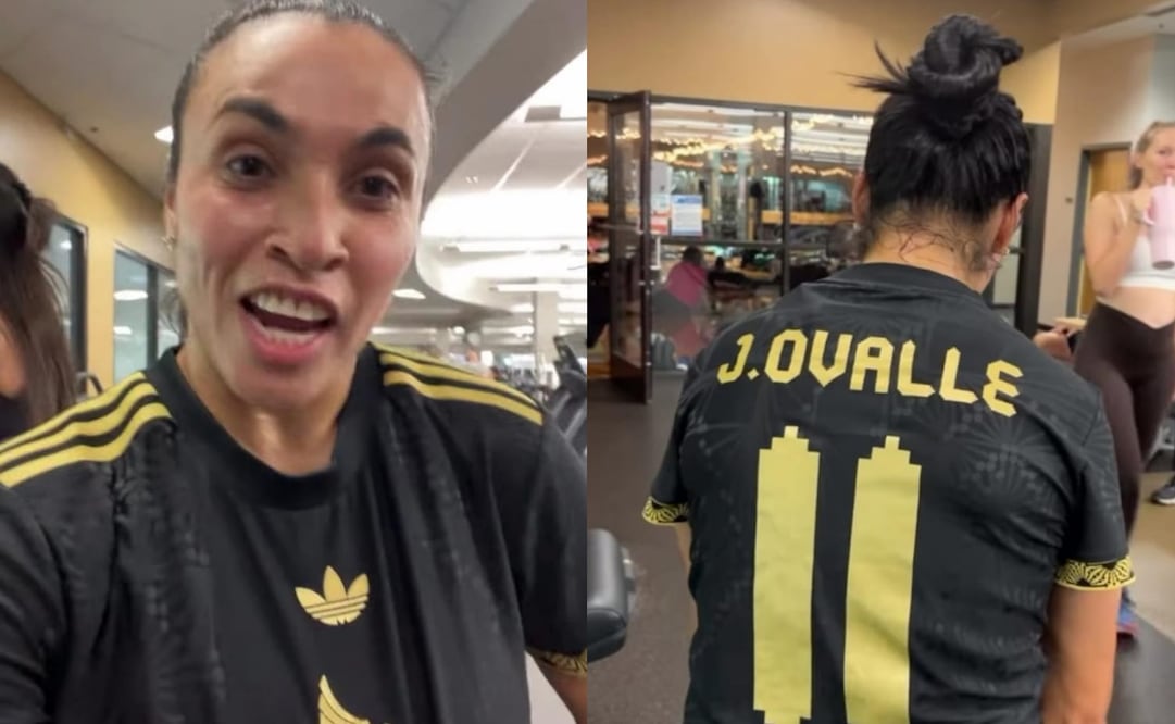 FOTO: ESPECIAL - Marta felicita a Jacqueline Ovalle con camiseta de México tras premio FIFA
