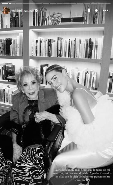 Stephanie Salas con su bisabuela Silvia Pinal.