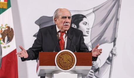 UIF aborda en la mañanera caso Inés Gómez Mont; crítica a jueces por amparos para desbloquear cuentas financieras