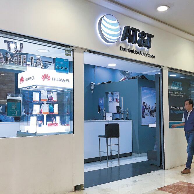 Los centros de atención a clientes visitados por EL UNIVERSAL no tienen publicidad que informe al usuario sobre la marcación a 10 dígitos. DIEGO SIMÓN. EL UNIVERSAL