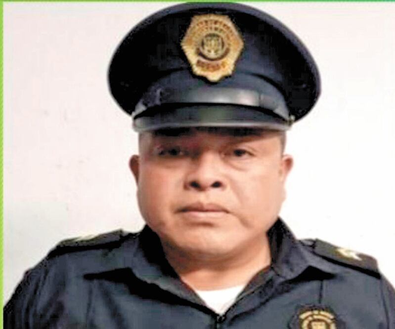 Licencia.El policía Efraín Santillán, de la Secretaría de Seguridad Ciudadana capitalina, obtuvo una licencia médica el 26 de marzo por haber dado positivo al coronavirus (Covid-19). ESPECIAL