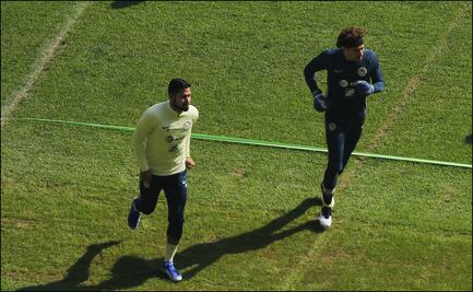 Enio Cubillo se burla de la cancha del estadio Azteca