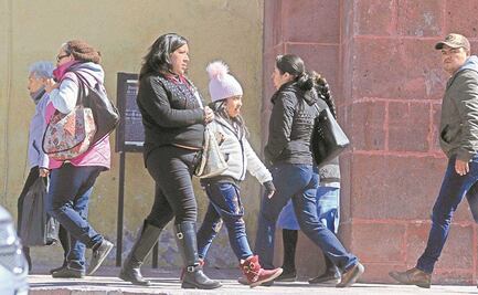 Frente frío y canal de baja presión provocarán lluvias y vientos fuertes en varias regiones de México