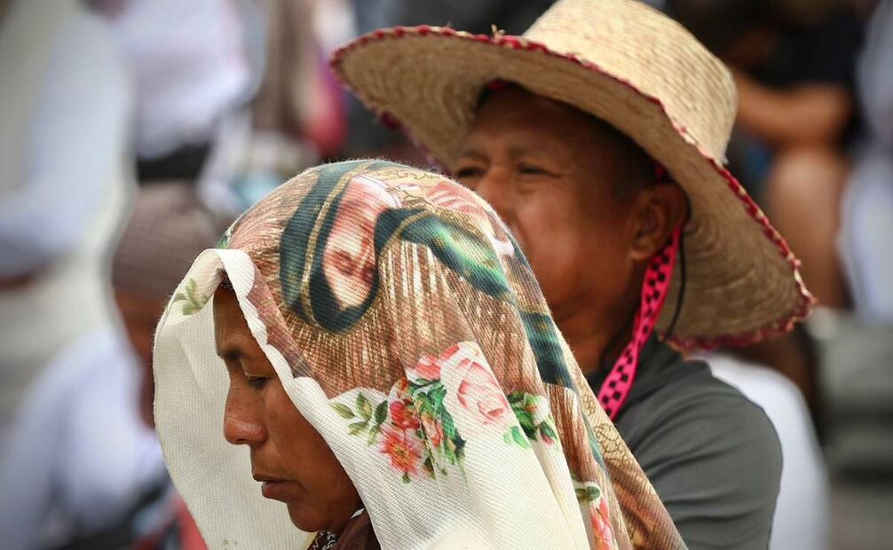 Con cantos, bailes, serpentinas y mucha fe, llegaron los peregrinos provenientes de Querétaro en una mega procesión en la Basílica. Foto: Berenice Fregoso/ EL UNIVERSAL