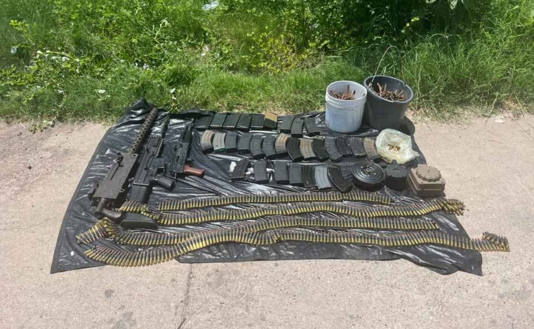 Detienen a dos hombres con arsenal en Sinaloa (07/08/2025). Foto: Especial