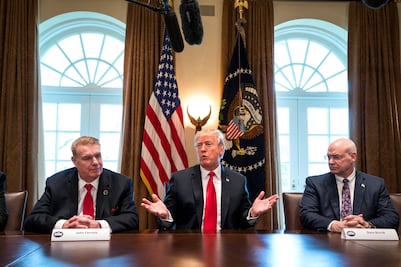 EU impondrá aranceles a importación de acero y aluminio, anuncia Trump