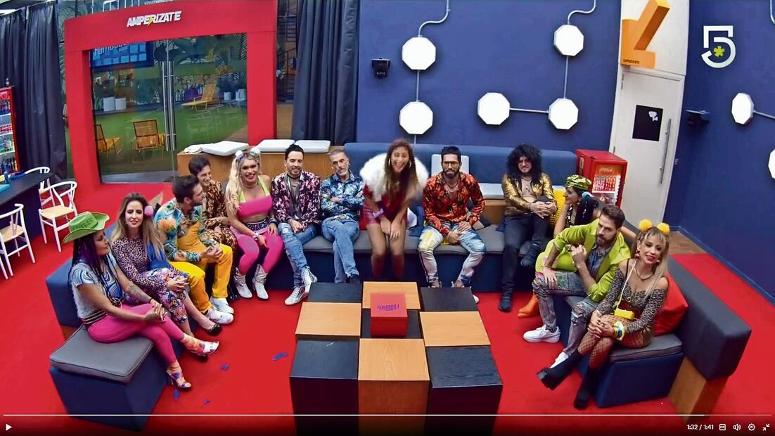 A La casa de los famosos ingresaron 14 participantes que buscan llevarse el premio, rodeados de 60 cámaras y 80 micrófonos, Foto: Televisa