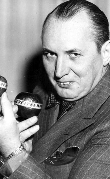 En 1927, Ripley aseguró que el querido piloto Charles Lindbergh no era el primero en atravesar el Atlántico, sino el número 67. El público destrozó al caricaturista ante tal declaración, aunque era cierta; a pesar de su mala fama, para los años 30 tuvo un promedio de 70 millones de lectores. Foto: Wikimedia Commons.