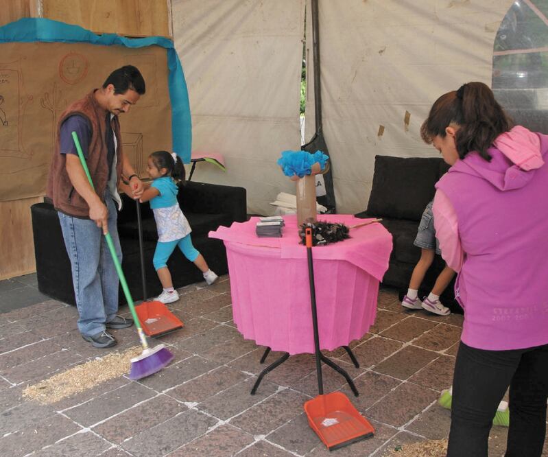 Apoyo a trabajadores. El programa piloto atiende a 11 mil 947 empleados domésticos afiliados. ARCHIVO EL UNIVERSAL