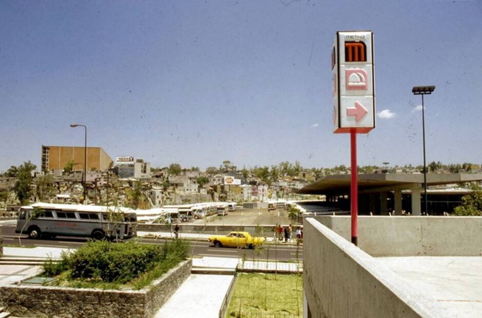 Construcción de la estación terminal del Metro Observatorio en los años 70. Colección Villasana.