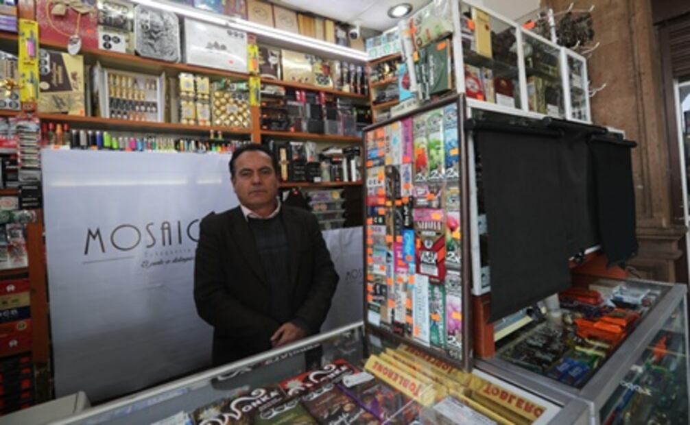 ​​​​​​​Cigarros, puros y tabacos ocultos; así vende negocio en Toluca tras Ley antitabaco 