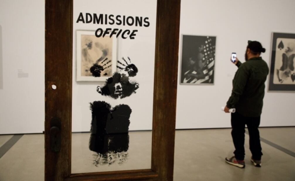 Muestra exhibe legado cultural del "black power"