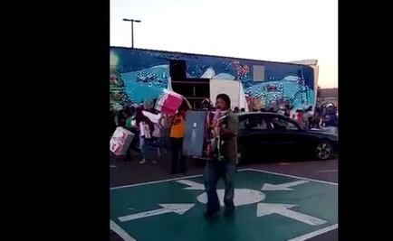 Video. Captan saqueo de juguetes en tienda de Ecatepec 