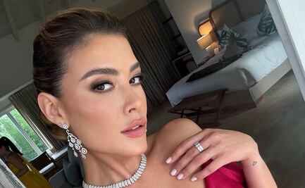 Michelle Salas brilla con vestido blanco de escote pronunciado