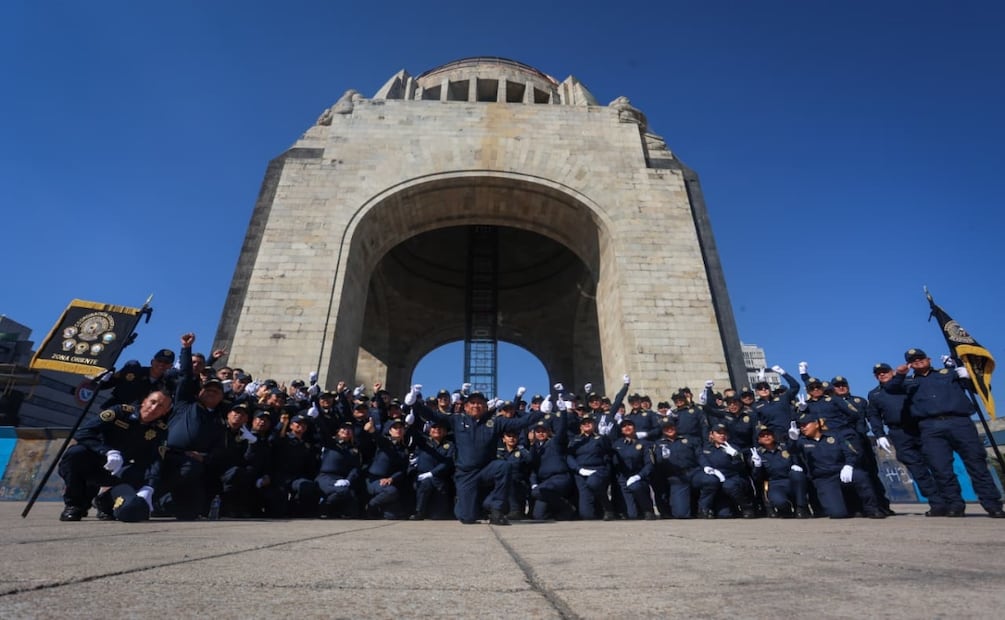 Desfile por el Día del Policía. Foto: Luis Camacho