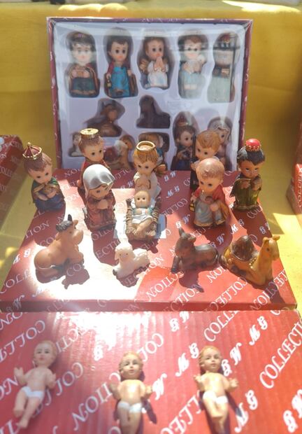 Plataformas como Temu ofertan nacimientos a precios bajísimos, mientras que en mercados o tianguis como el de Sonora se ofrecen piezas chinas de poca calidad. Foto: Christopher Cabello/EL UNIVERSAL.