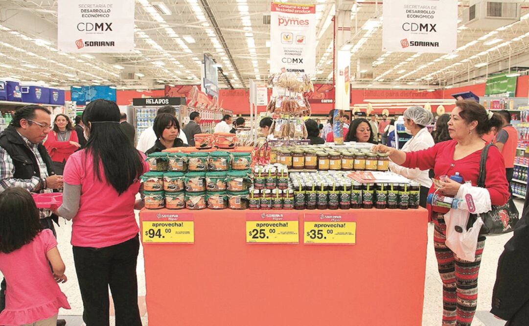 Soriana, con tres postores para 12 tiendas