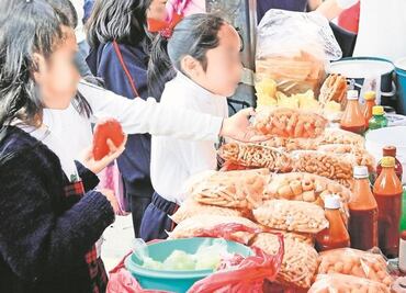 MC exhorta a SEP y Salud prohibir venta de comida chatarra en escuelas