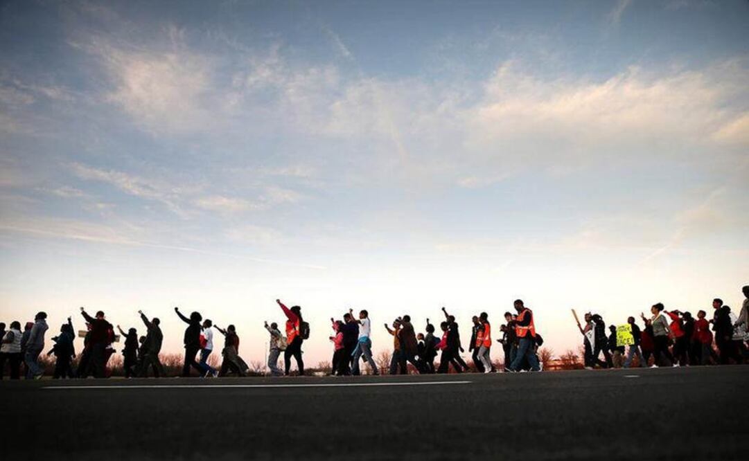 La marcha comenzó con un acto inicial en Selma (Alabama) frente al puente Edmund Pettus (Foto: Tomada de Twitter @RepMarciaFudge)