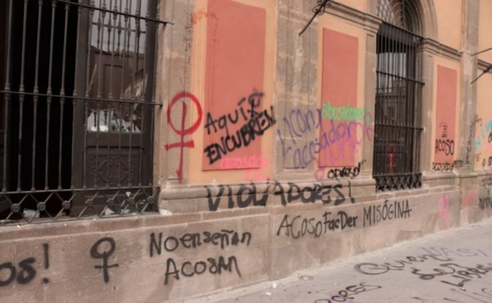 Mujeres marchan por el 8M en los estados