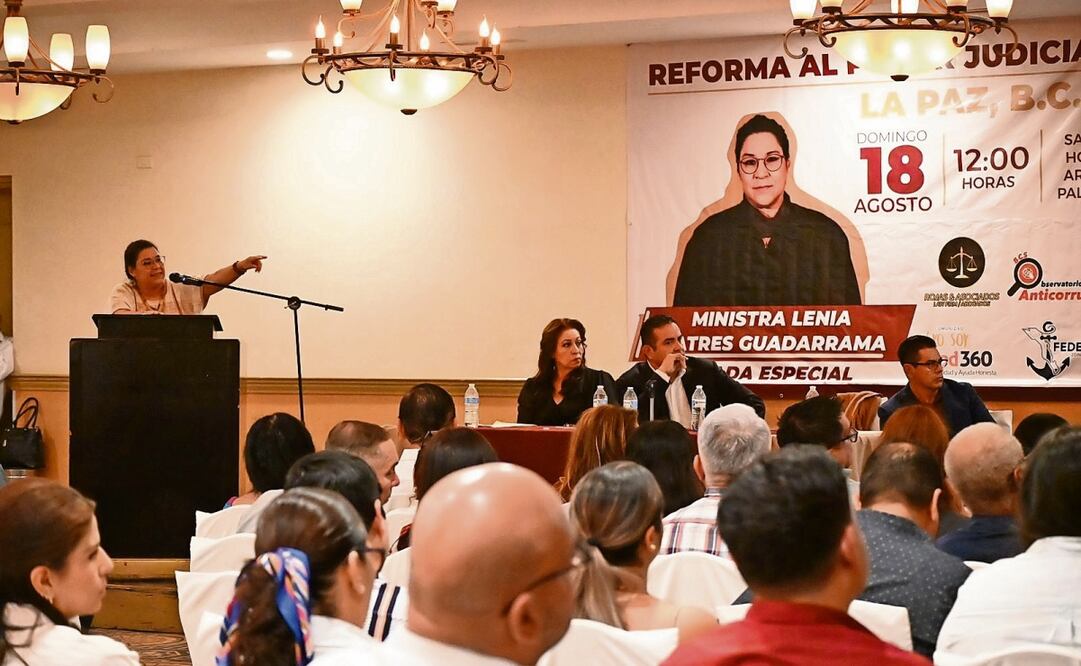 La ministra Lenia Batres Guadarrama participó en un foro sobre la reforma judicial en La Paz, BCS. Foto: Especial