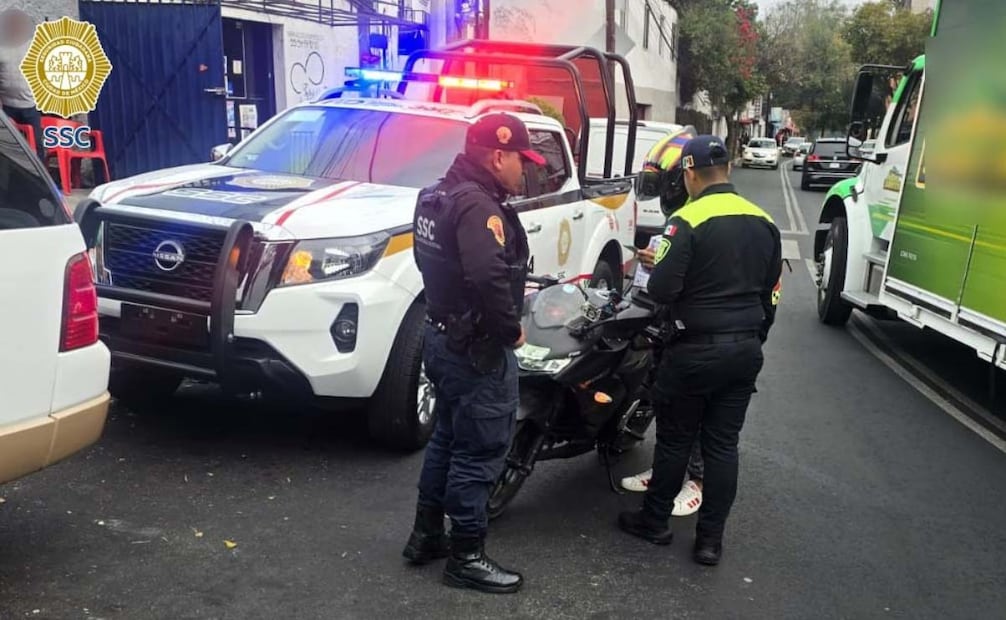 Remiten 19 motos al corralón y multan a 10 en operativo de recuperacion de ciclovías en la alcaldía Alvaro Obregón.
Foto: Especial.