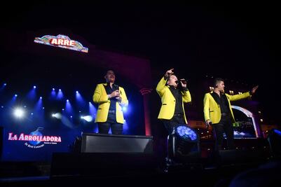 La tradición llegó al Festival Arre de la mano de La Arrolladora Banda el Limón y Los Cadetes de Linares