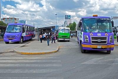 Condona Gobierno capitalino pago de tenencia a transportistas que cumplieron con sustitución de microbuses