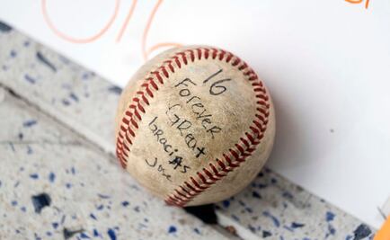 Aficionado encuentra bulto con pelotas firmadas por José Fernández