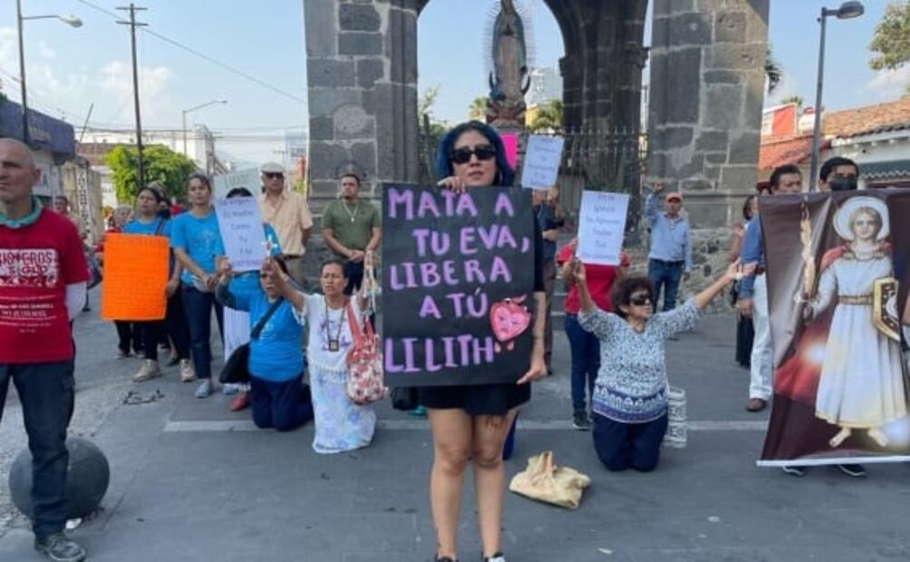 8M: Iluminan de morado el país por el Día Internacional de la Mujer