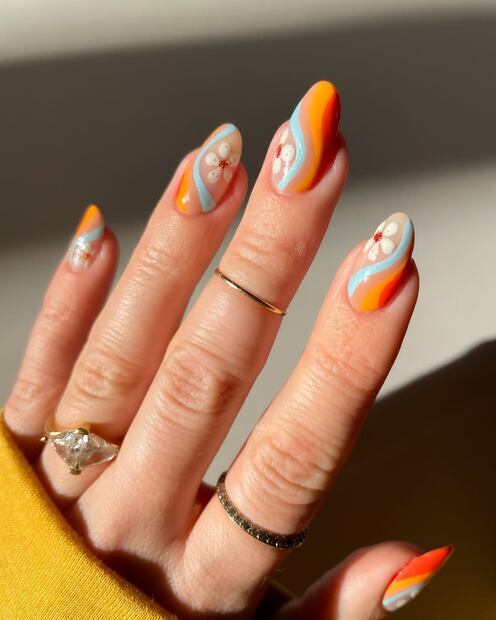 Uñas estilo "groovy". Foto: Instagram @thatglosssauce