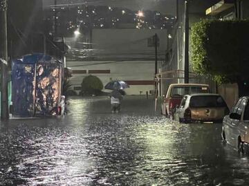 “¡Estamos inundados!” vecinos de Atizapán de Zaragoza reportan tormentas y desbordamientos de ríos