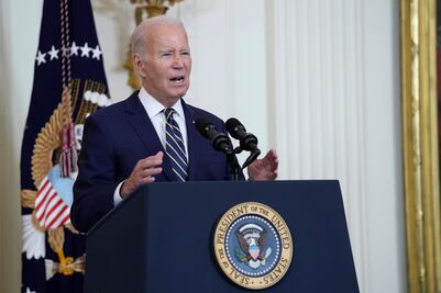 Biden condena tiroteo en Maine y urge a republicanos prohibir armas de asalto