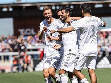 El increíble hat-trick de Carlos Vela ante Matías Almeyda