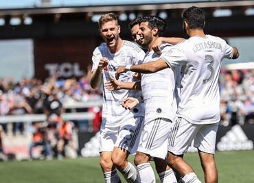El increíble hat-trick de Carlos Vela ante Matías Almeyda