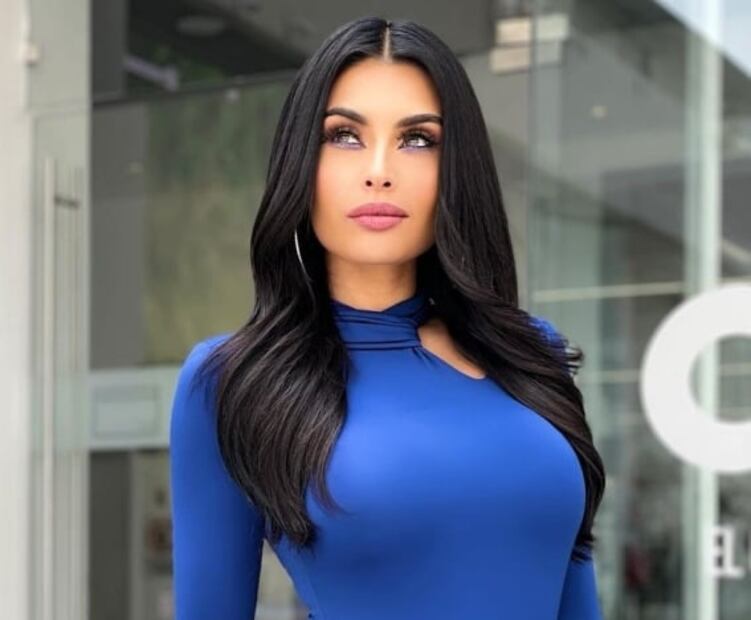 Kristal Silva enseña cómo llevar la tendencia color block con minifalda