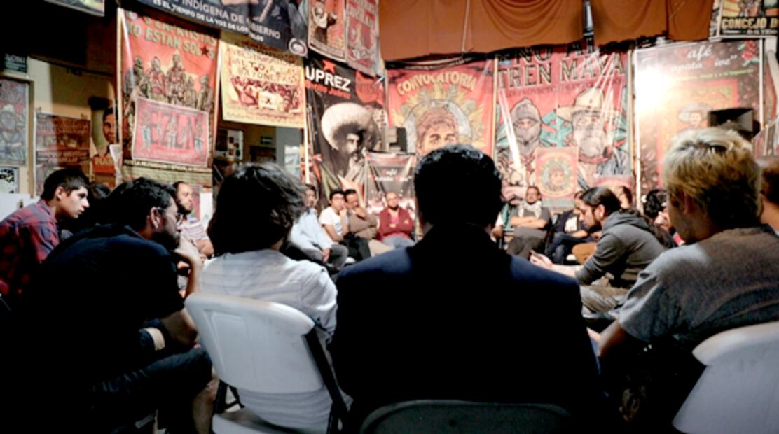 Hombres necios van por deconstruir el machismo