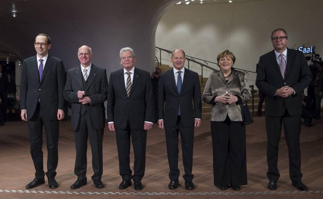 Ángela Merkel asistió a la apertura del ambicioso proyecto, cuya construcción fue interrumpida en dos ocasiones. FOTO: EFE.