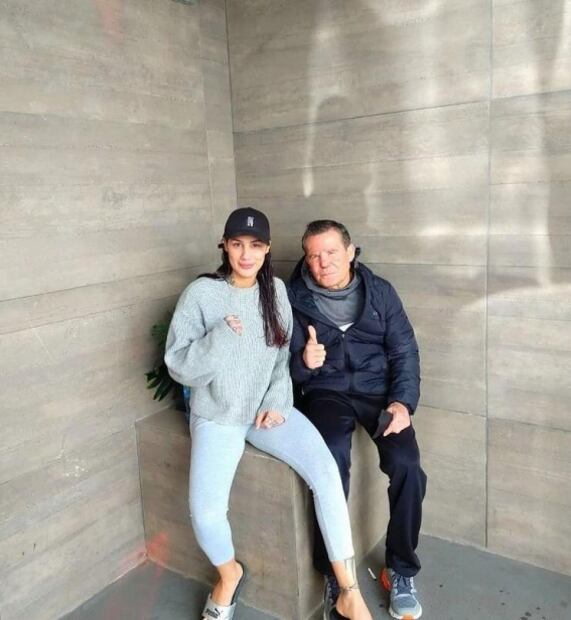 La 'Roquera' Guzmán, lista para buscar el trono supergallo del CMB