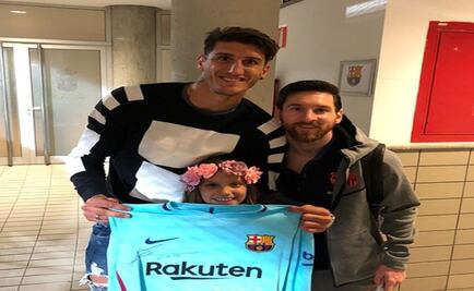Messi le regala camiseta a Gabriel Peñalba 